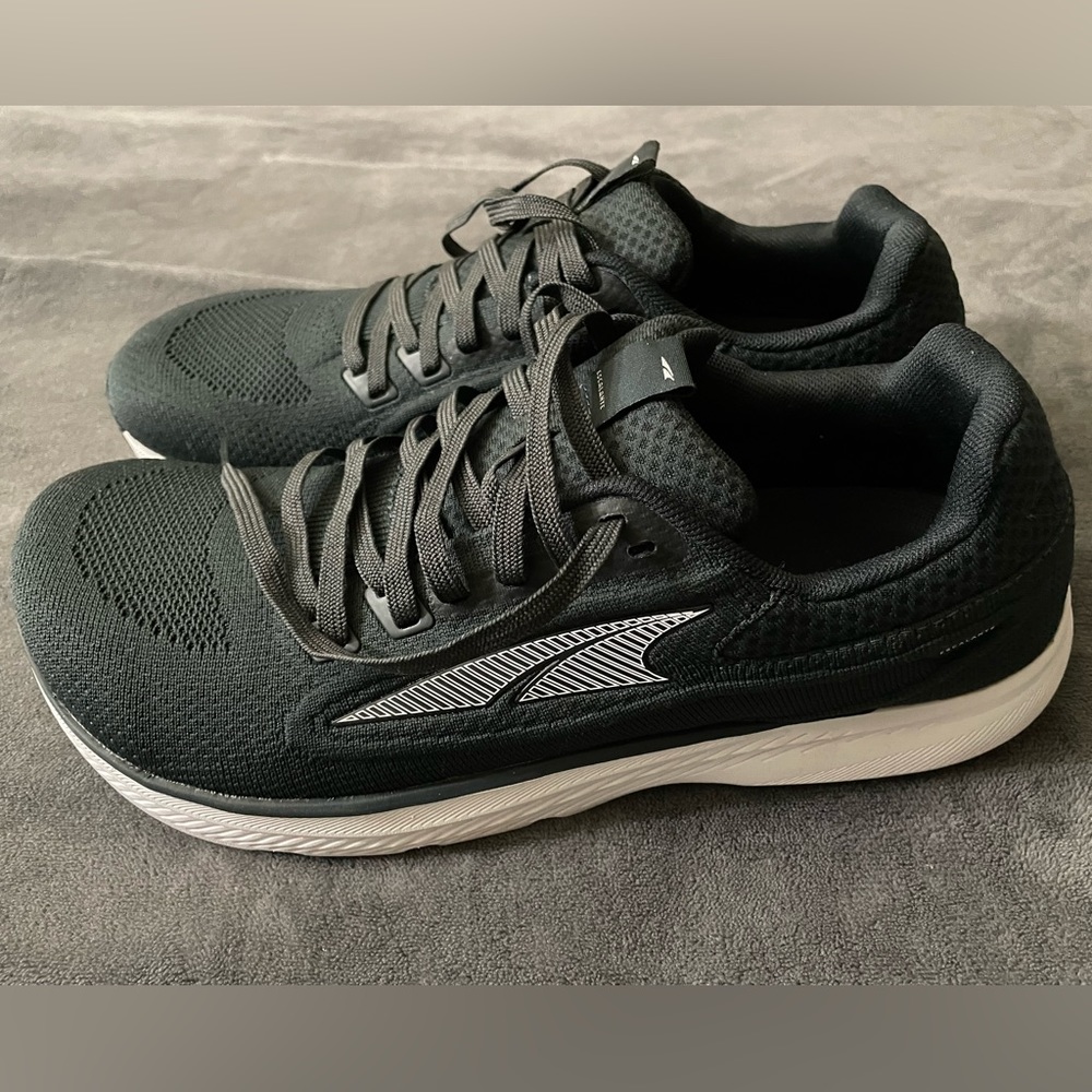 Altra Escalante 3 Men’s shoes Size 10.5. Black